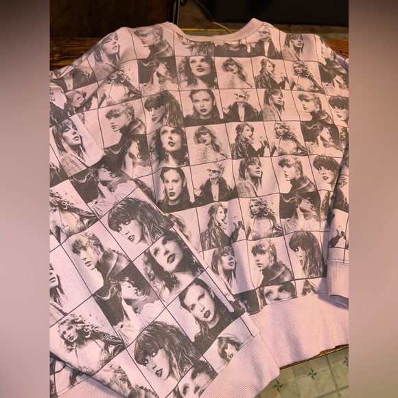 Taylor Swift Lavender Eras Tour Cropped Pullover - Picture 8 of 9